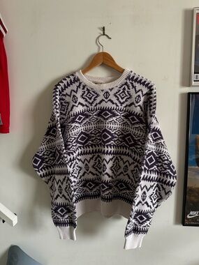 Vintage Chunky White + Purple Knit 🧶